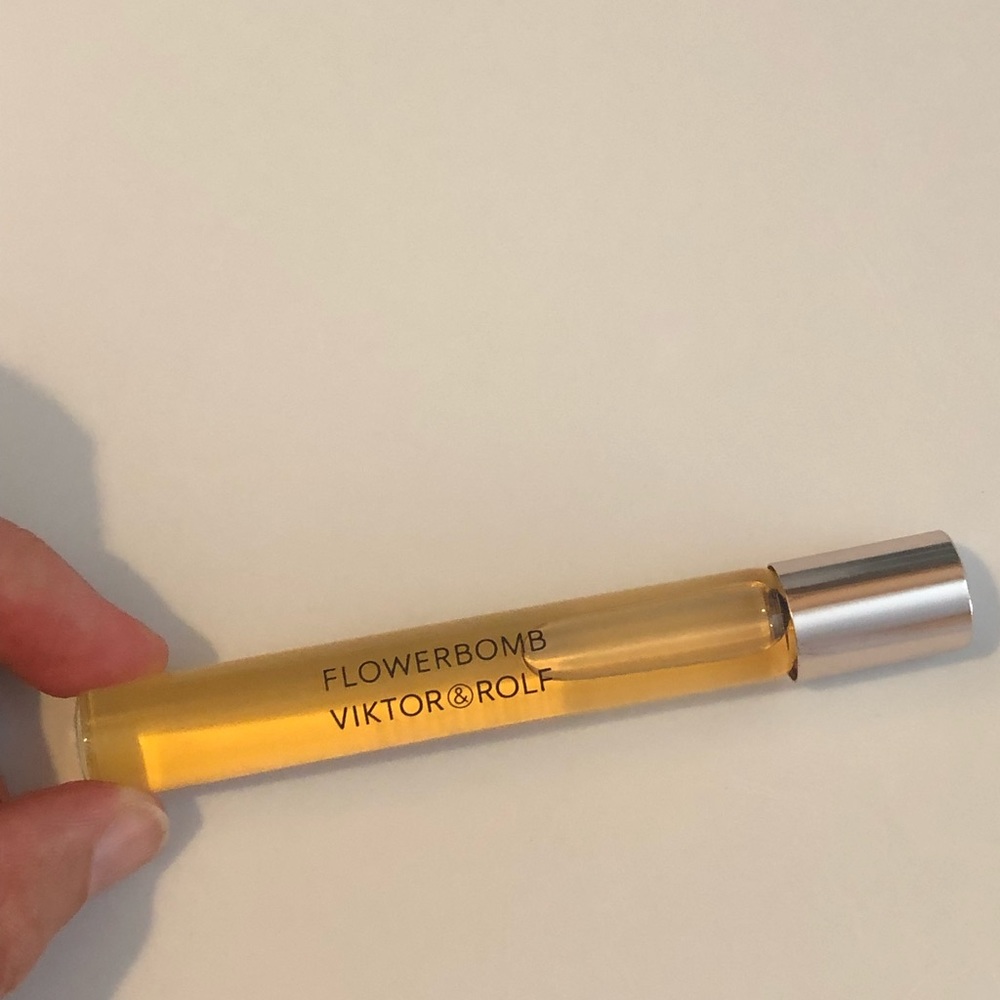SOLD! Viktor & Rolf Flowerbomb Travel Rollerball perfume
